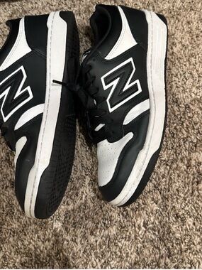 New Balance Black and White Men’s Skate-Style Sneakers
